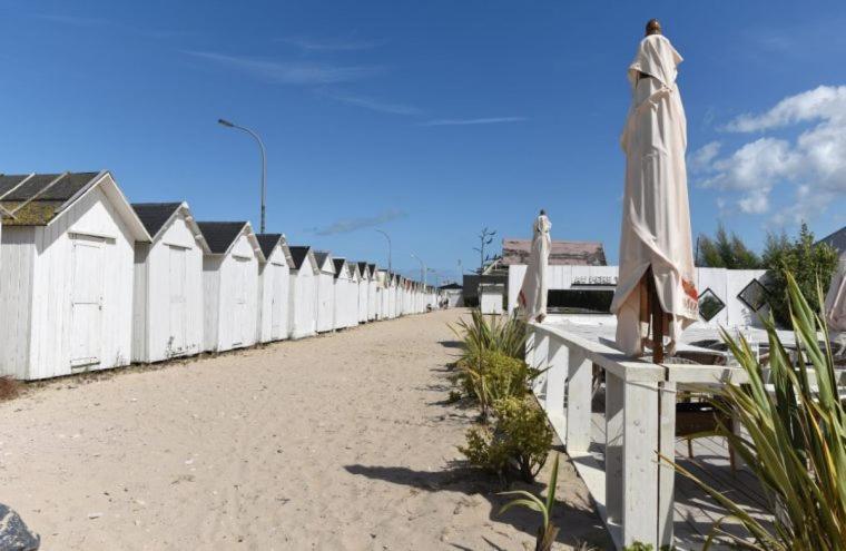Les Pieds Dans L'Eau - Acces Direct A La Plage Bernières-sur-Mer Kültér fotó