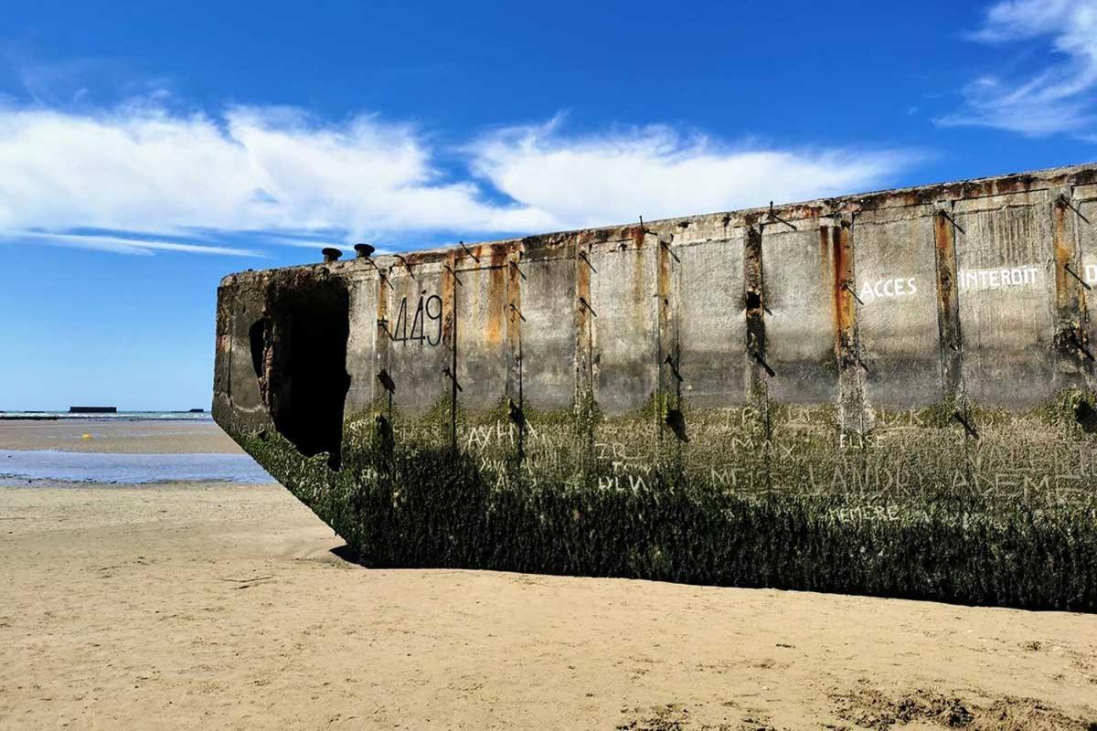 Les Pieds Dans L'Eau - Acces Direct A La Plage Bernières-sur-Mer Kültér fotó
